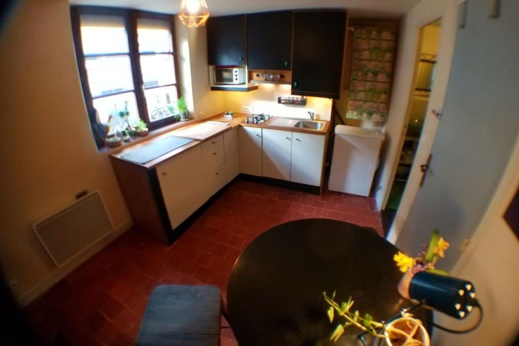 Cosy Apartment By The Magical Marais De Bourges Bagian luar foto