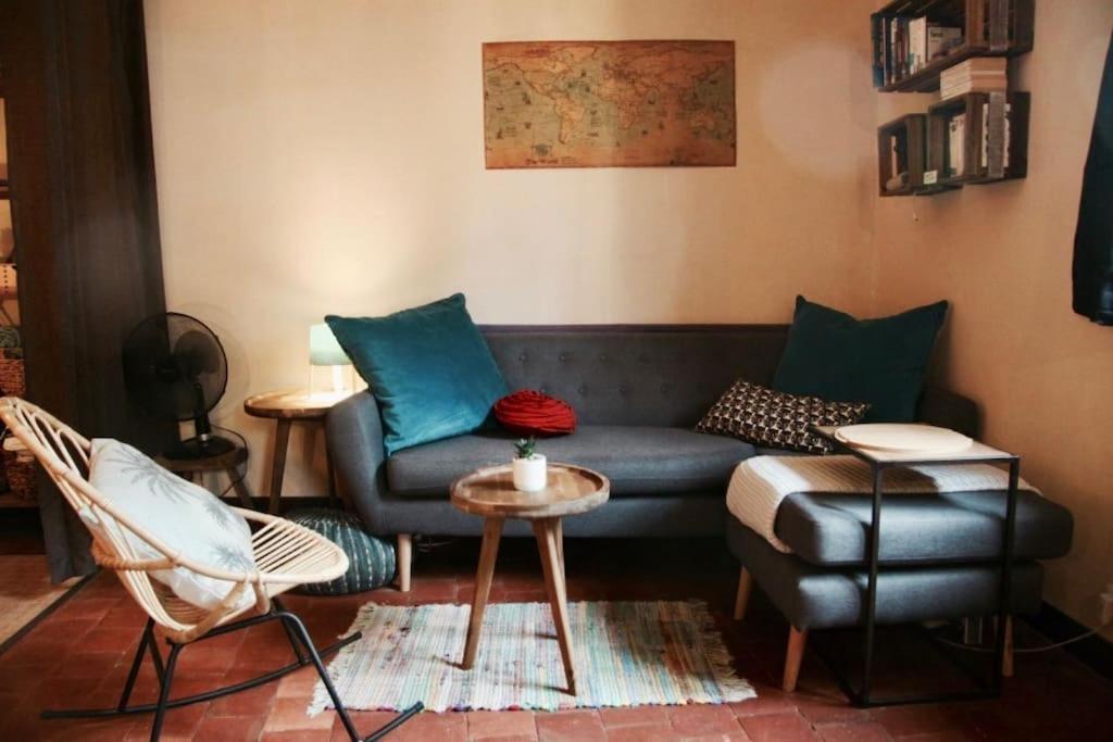 Cosy Apartment By The Magical Marais De Bourges Bagian luar foto